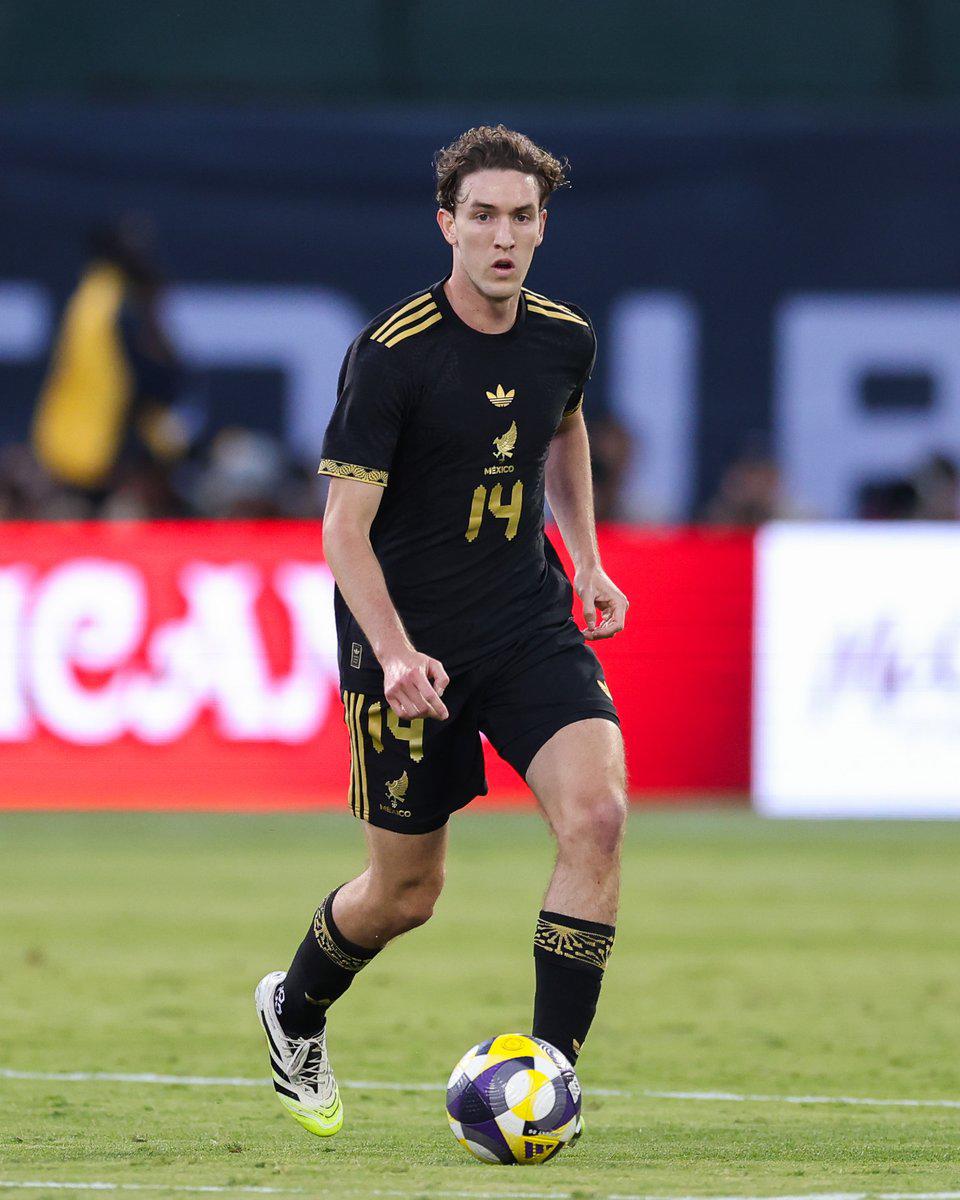 $!México y Japón firman empate sin goles en Oakland; Edson Álvarez sale lesionado