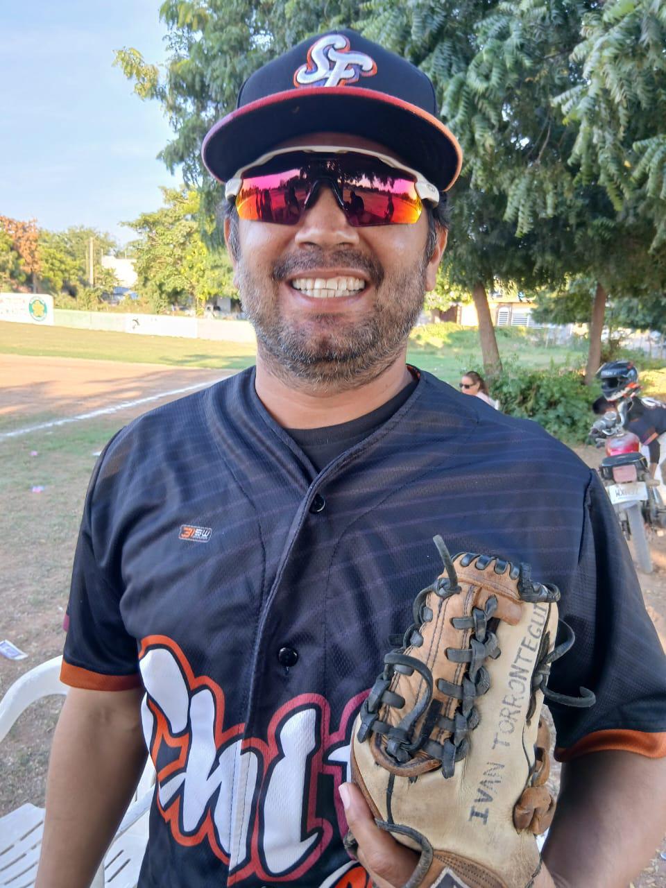$!Alijadores de Chito Cano es campeón de playoffs, en Polluelos