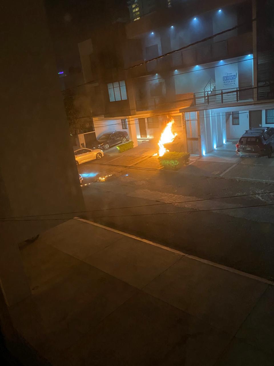 $!Incendio en el fraccionamiento Gaviotas deja 27 personas evacuadas en Mazatlán