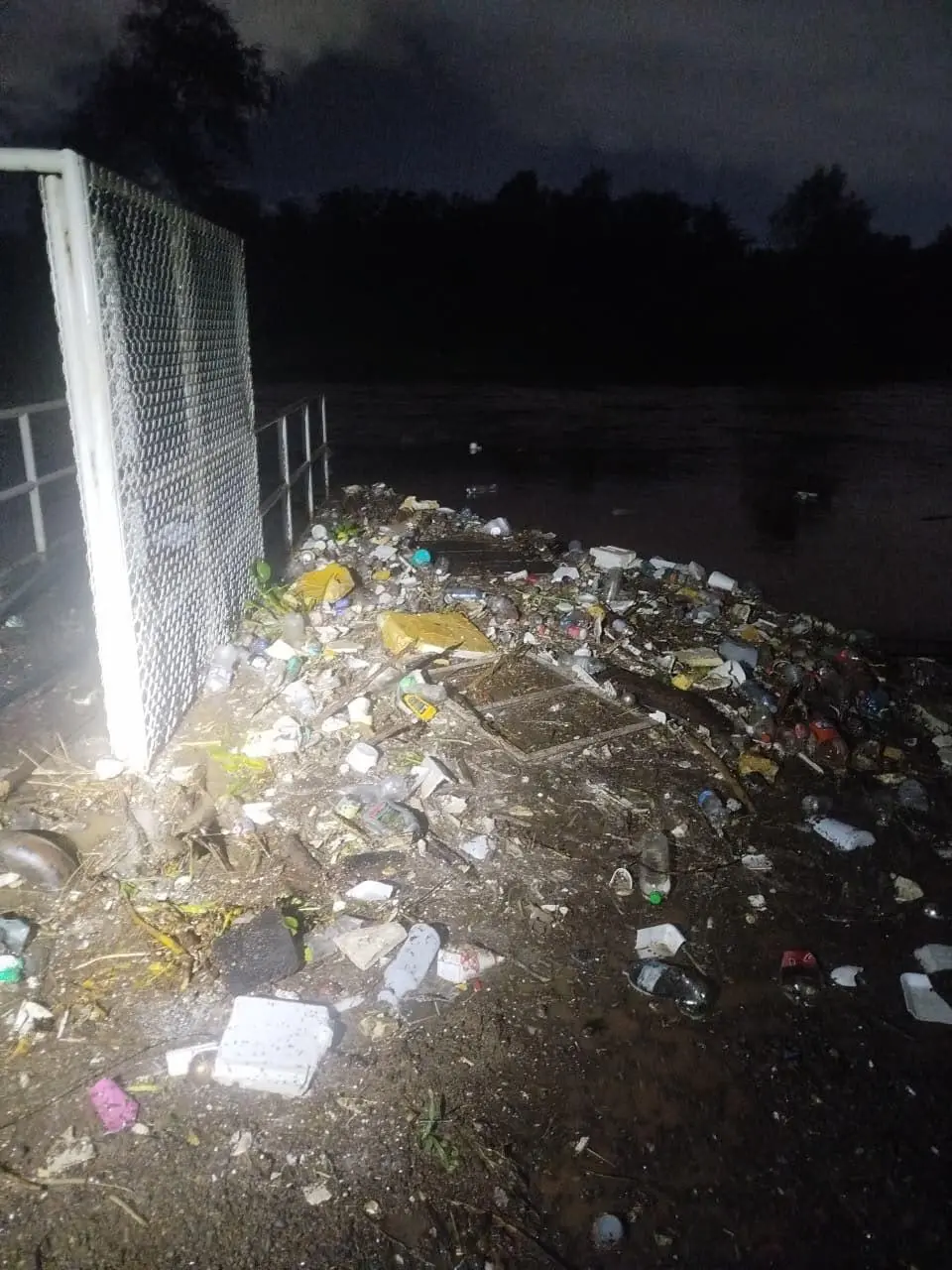 $!Lodo y sedimentos arrastrados por las lluvias retrasaron el restablecimiento del servicio de agua en Culiacán: Japac