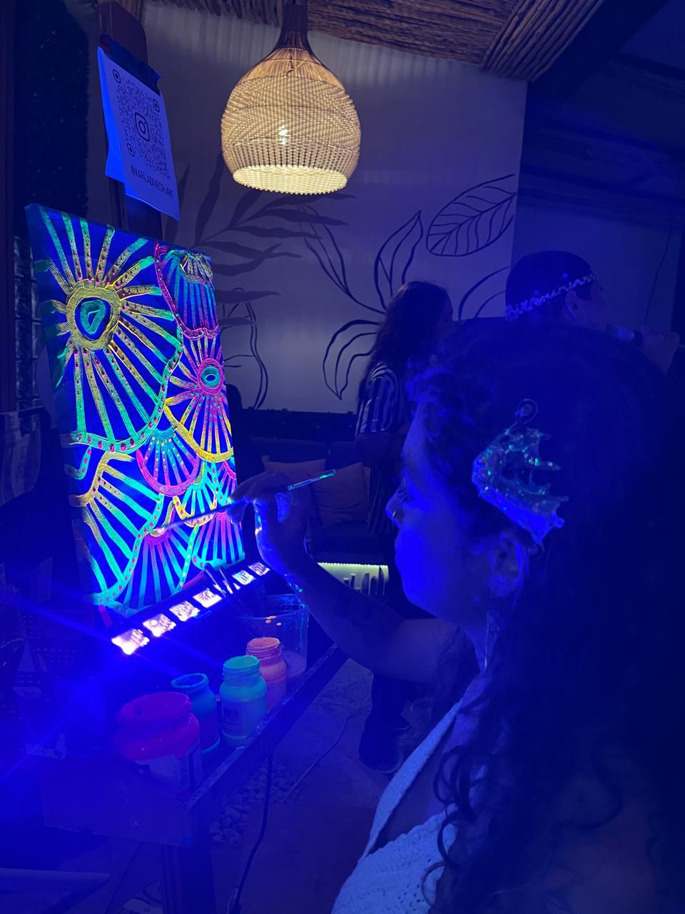 $!La artista plástica Karla Divech fue una de las invitadas para generar conciencia de los arrecifes de coral en el Mussa Coral Fest.