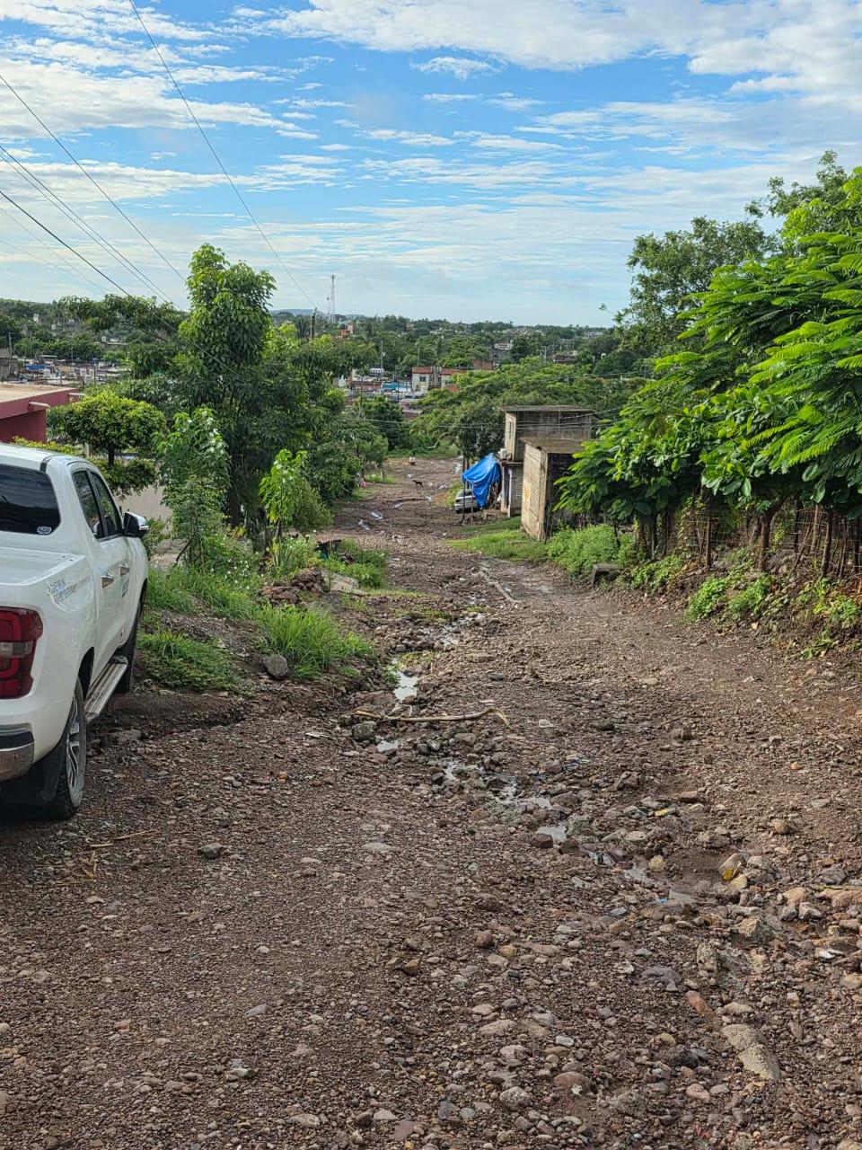 $!Vecinos de la calle Pino Suárez en Escuinapa exigen la reparación de la vialidad