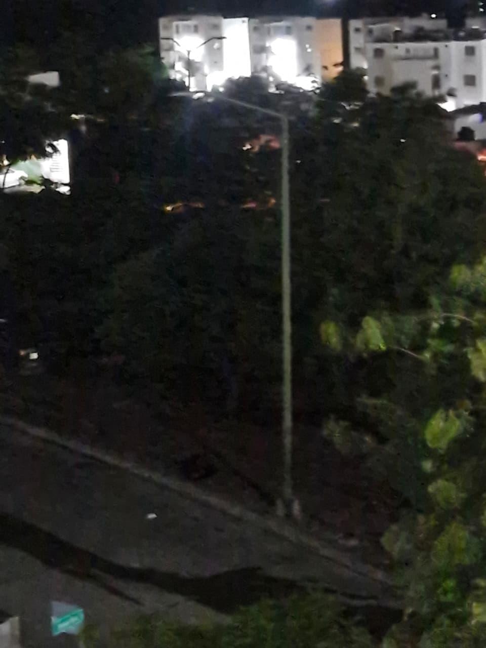 $!Los niños de Alturas del Sur no pueden salir al parque porque no hay luz en las noches