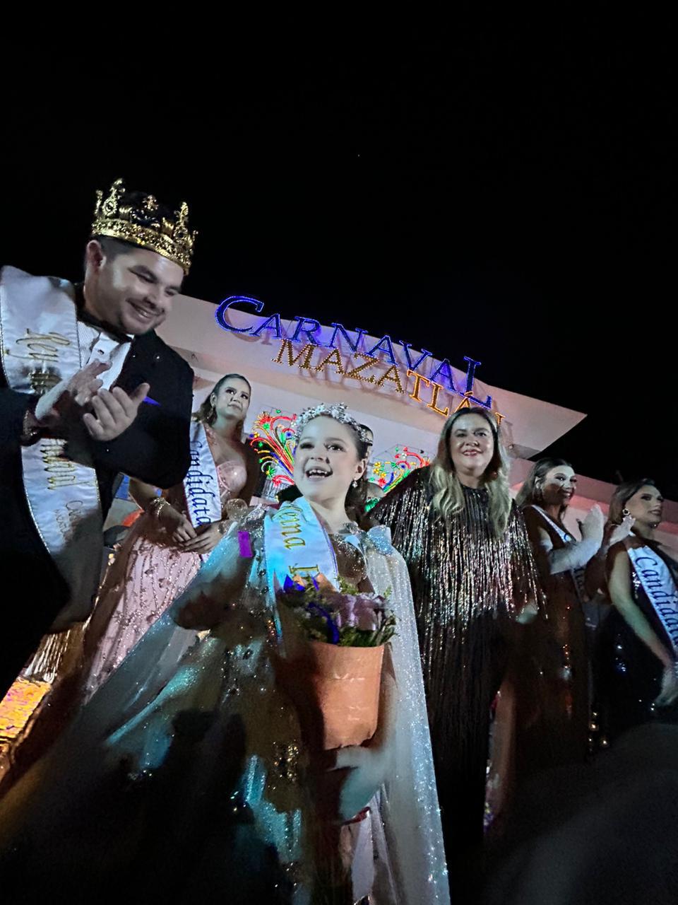 $!María Paula es Reina Infantil y Héctor Limón Rey de la Alegría del Carnaval de Mazatlán