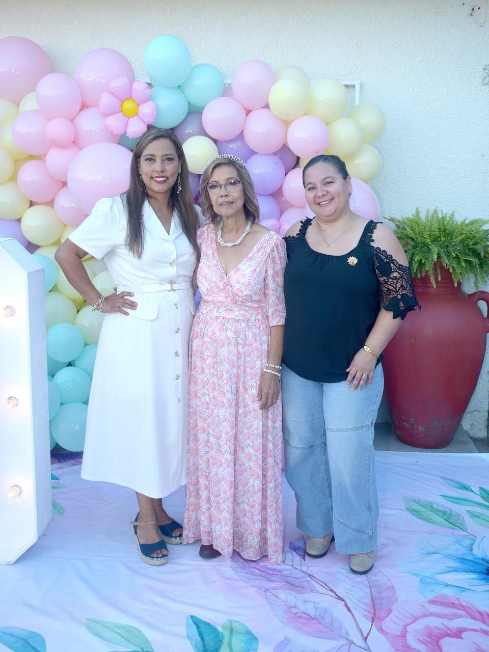 $!Norma Parente, María Esther y Anel Flores.