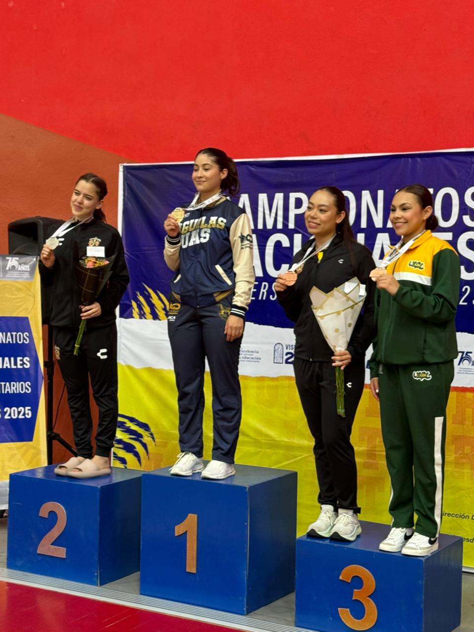 $!Con tres medallas, karatecas sinaloenses regresan del Nacional Universitario ANUIES