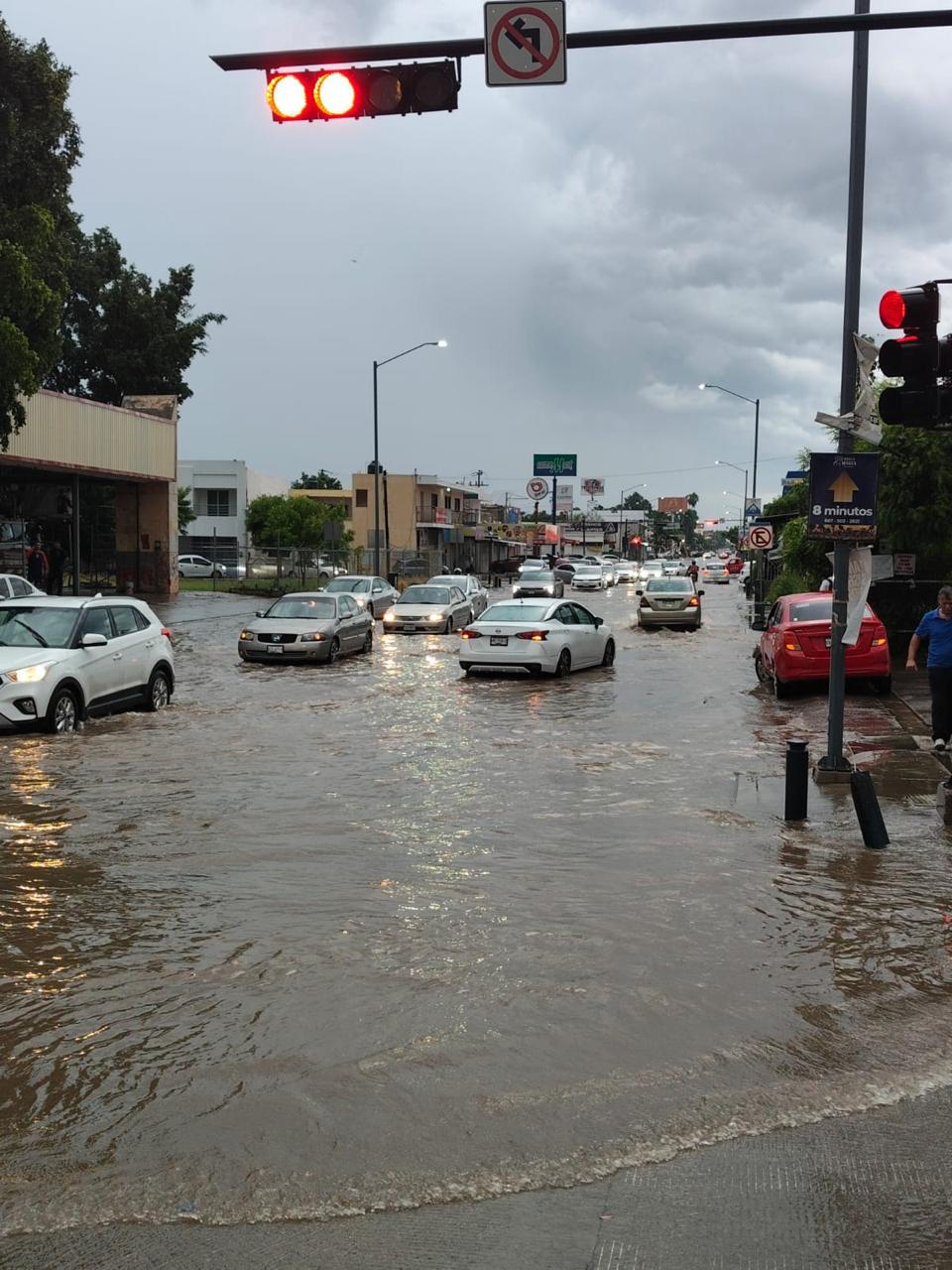 $!Alerta en Culiacán: Arroyos al límite tras intensas lluvias