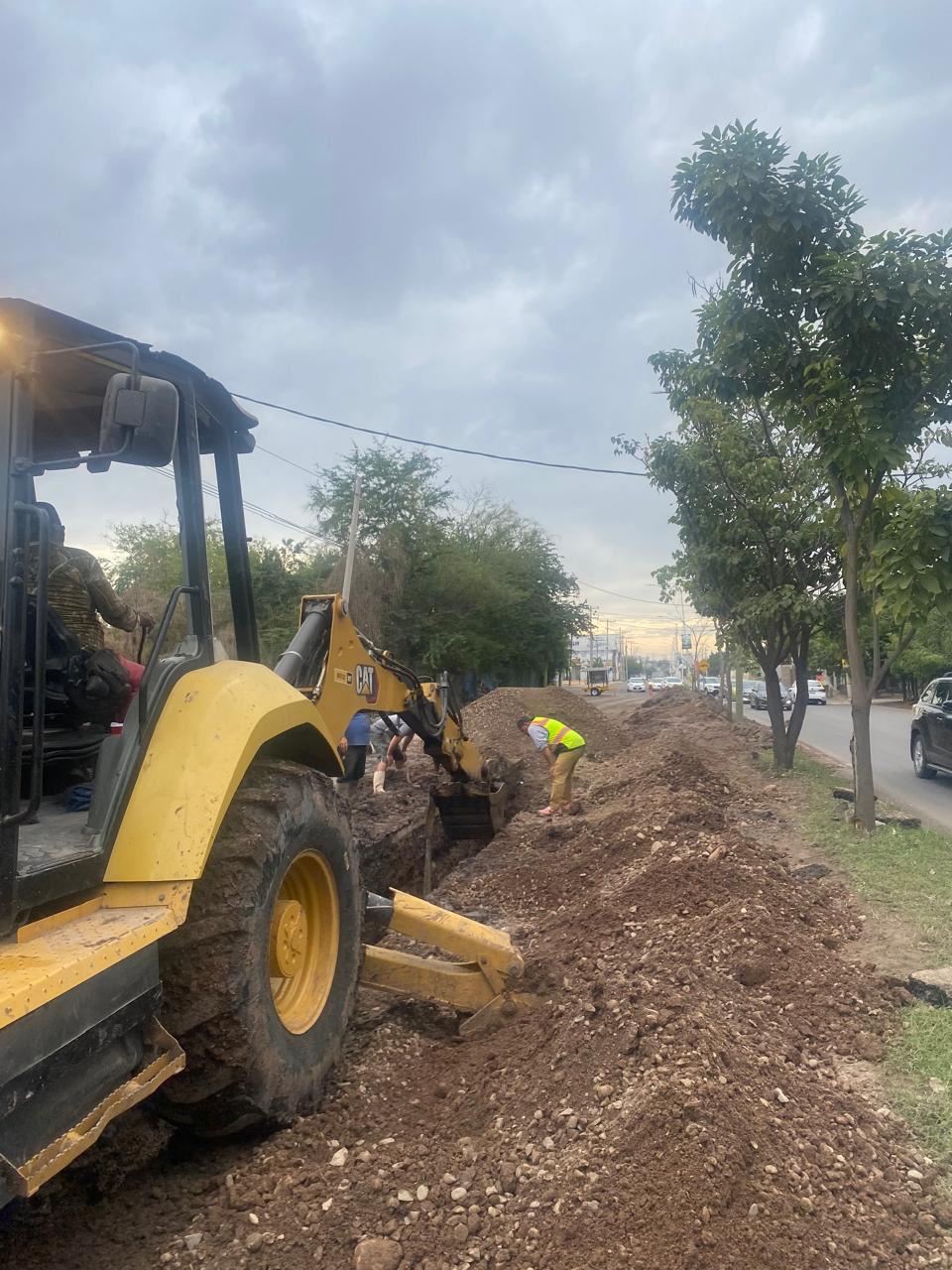 $!Revienta una tubería de 24 pulgadas en el sector sur poniente de Culiacán; prevén restablecer el servicio el martes