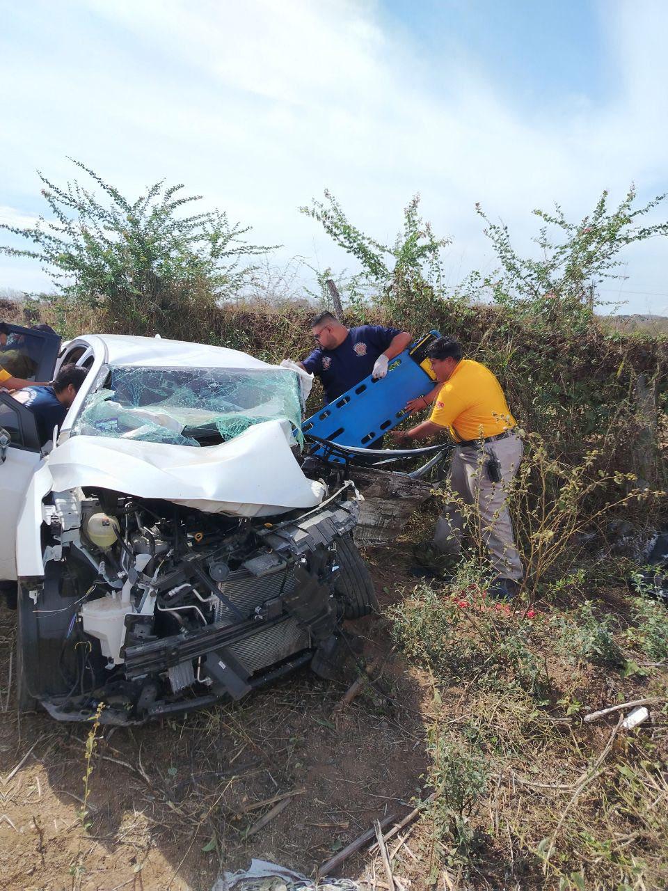 $!Tres lesionados deja accidente en carretera hacia El Quelite