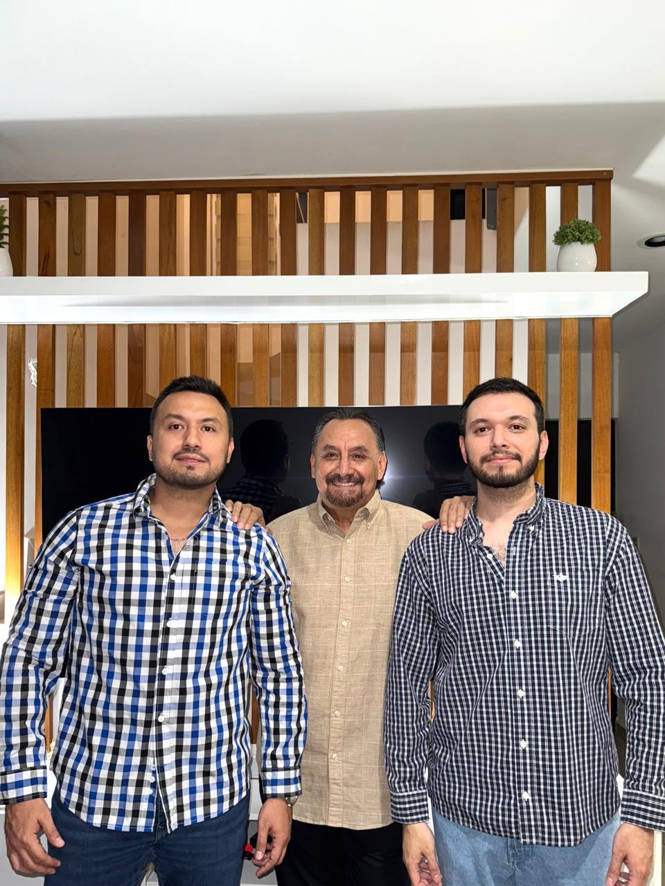 $!Lázaro Fernando Rodríguez y sus hijos Alán Fernando y Abdel Alonso Rodriguez Crespo.
