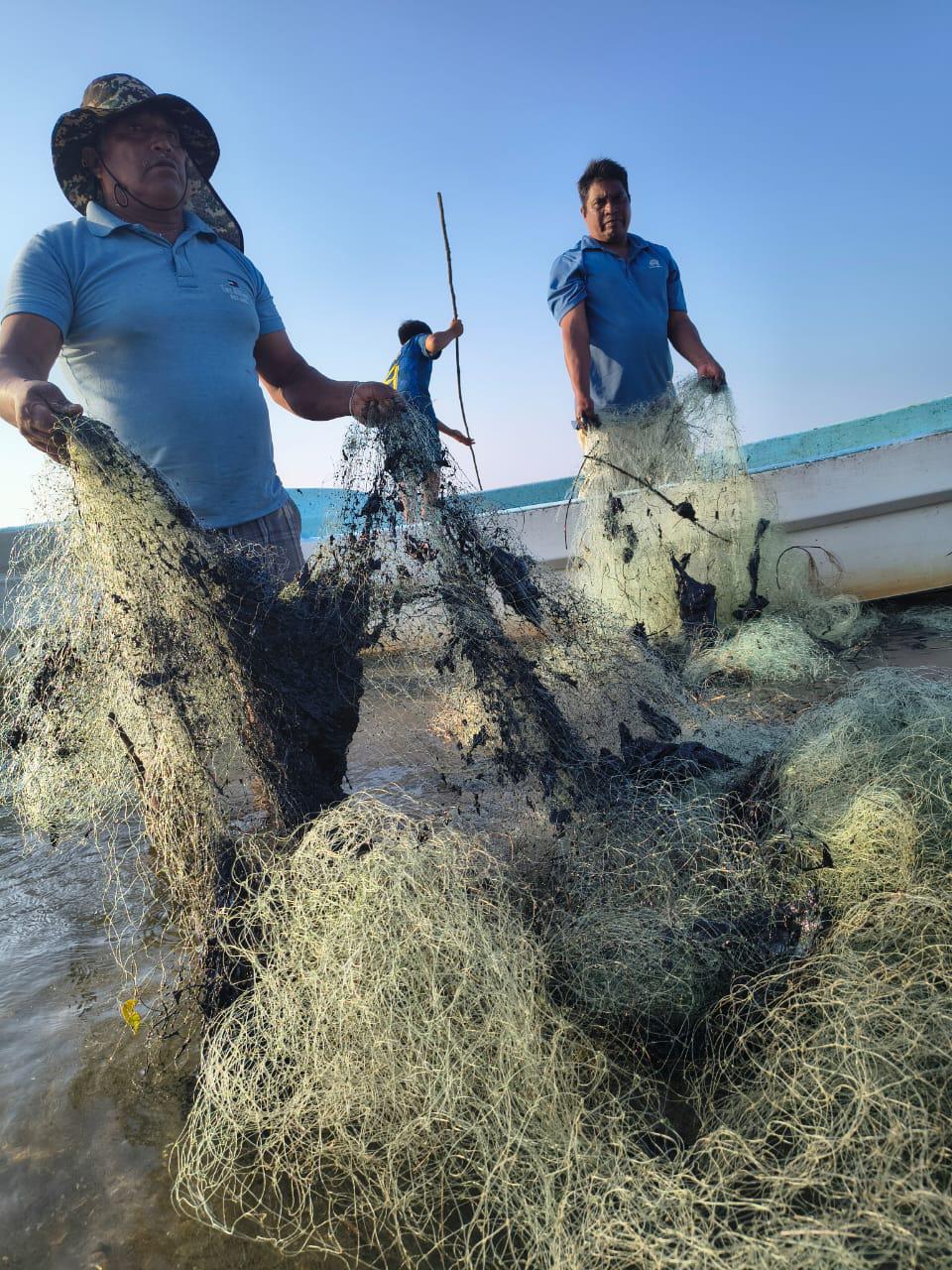 $!Pescadores afectados por derrame en Veracruz, México.