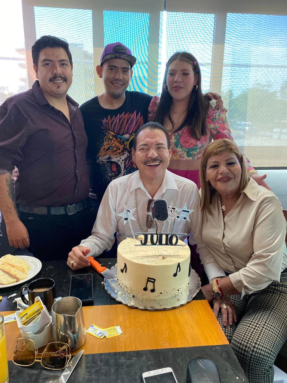 $!Julio Preciado celebra su cumpleaños rodeado de su familia y amigos