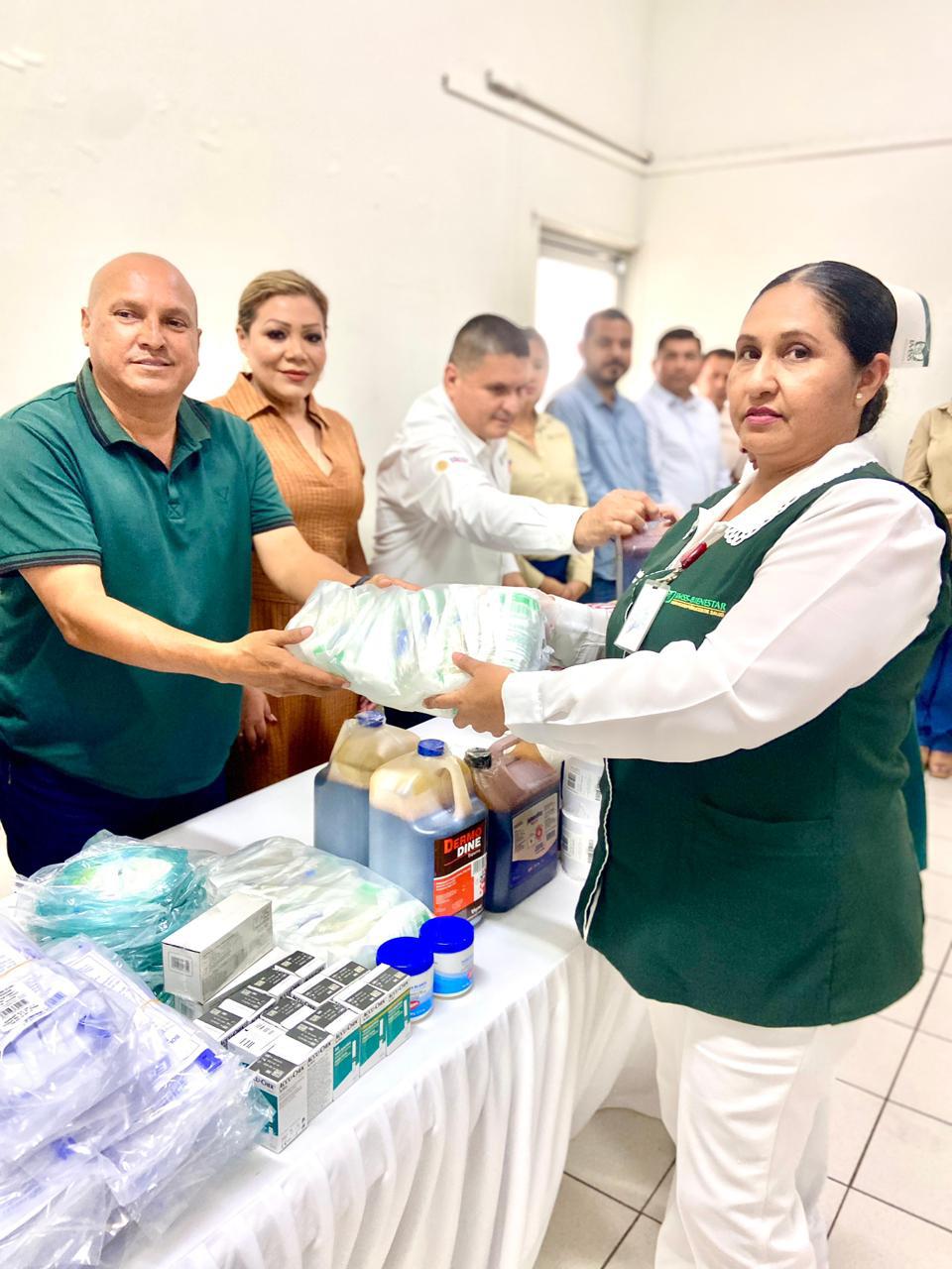 $!Autoridades entregan insumos al Hospital IMSS Bienestar, en Rosario