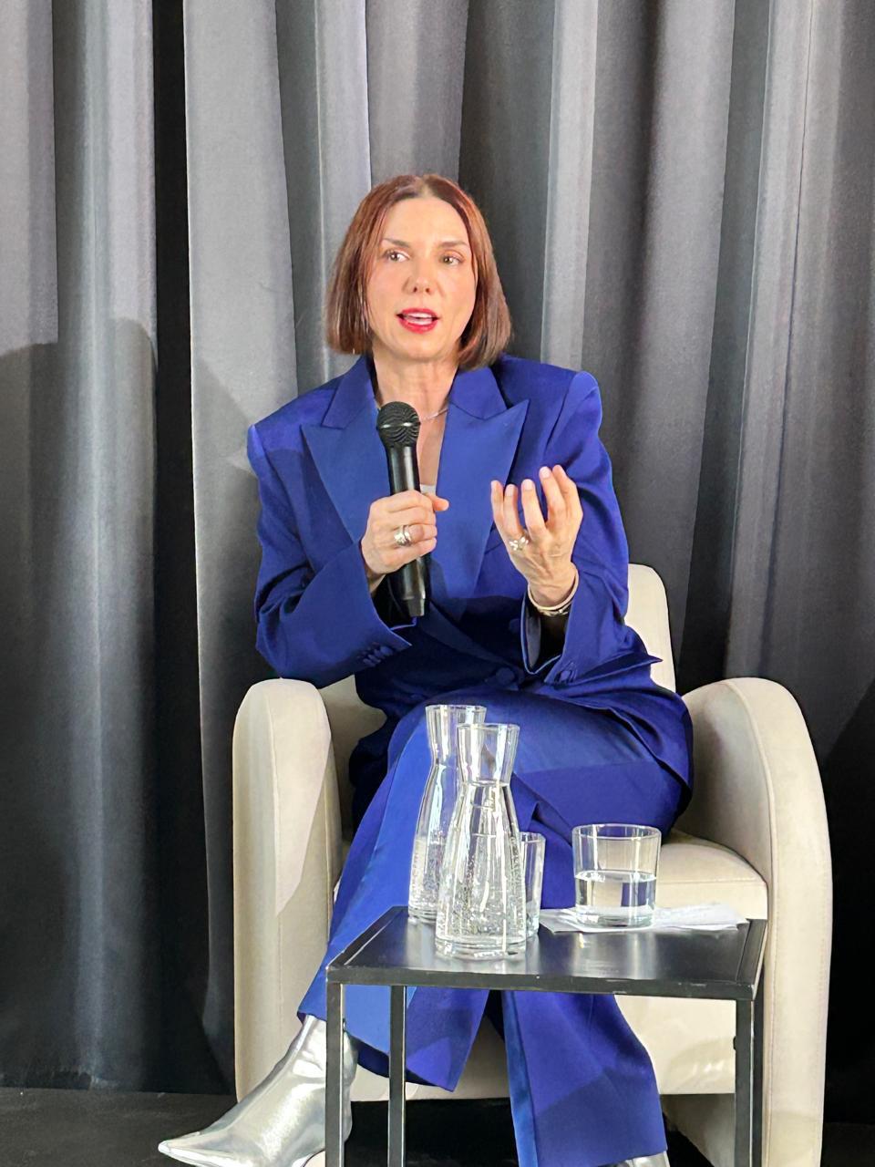 $!Catalina Guzmán Bremer, autora del libro es mexicana y presentó su obra en España.