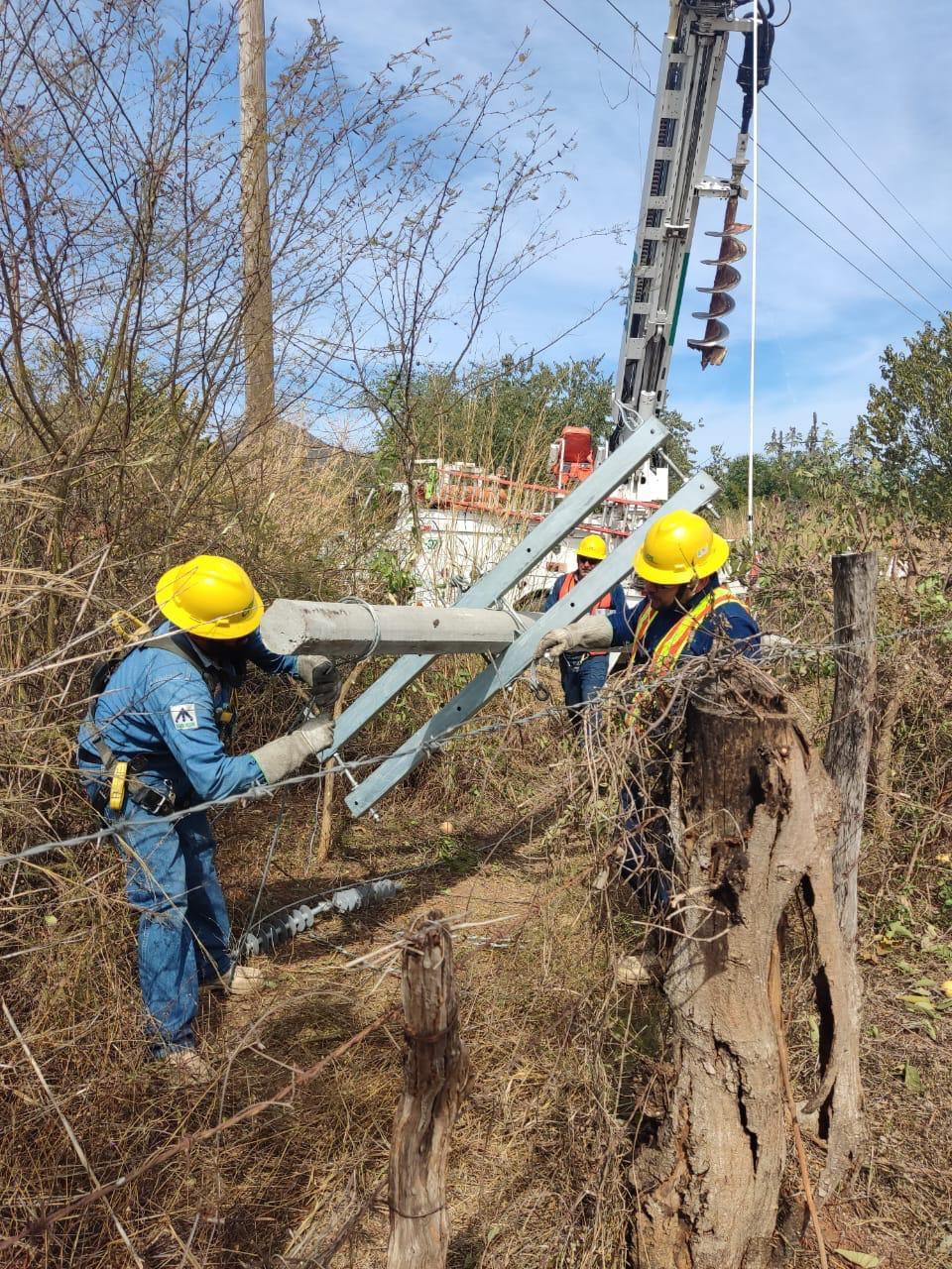 $!En cuatro días, Badiraguato recibe ‘manita de gato’ en infraestructura de servicio de energía eléctrica
