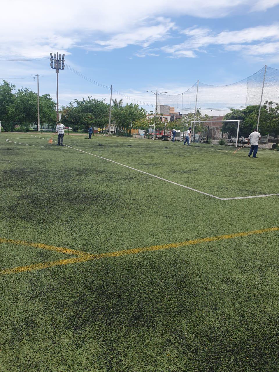 $!Trabaja Imdem a marchas forzadas para reparar espacios deportivos