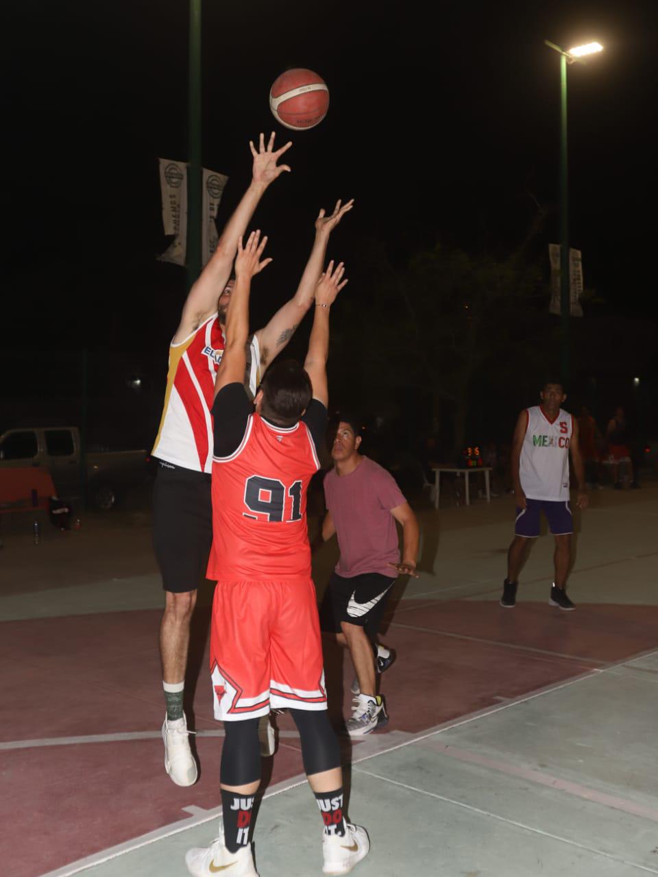 $!Tecmilenio pasa sobre Tak-Team, en Liga Burócrata de Baloncesto