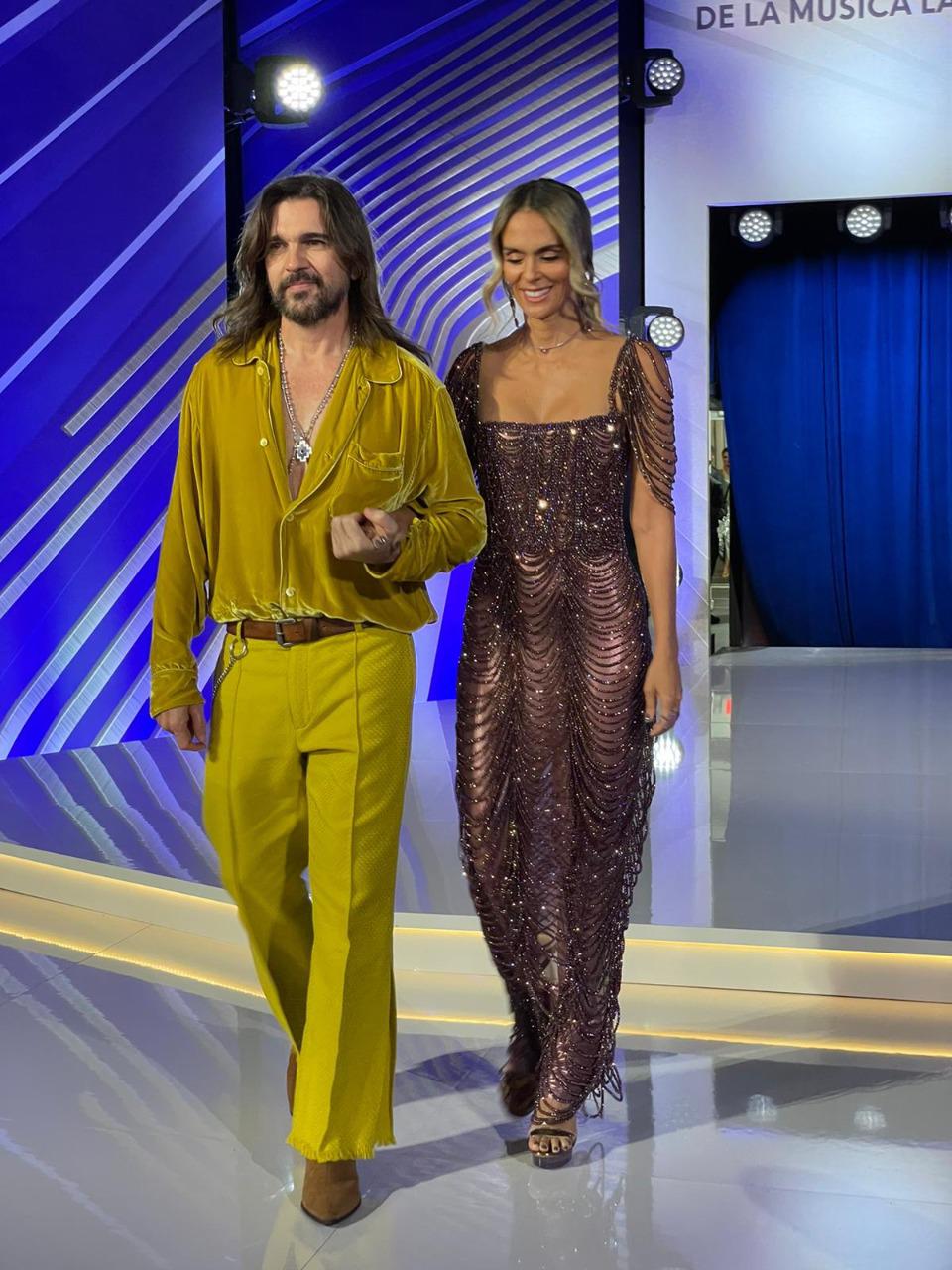 $!Banda MS, Belinda y Nodal y otras estrellas de la música pasan por la alfombra roja de los Billboard 2021