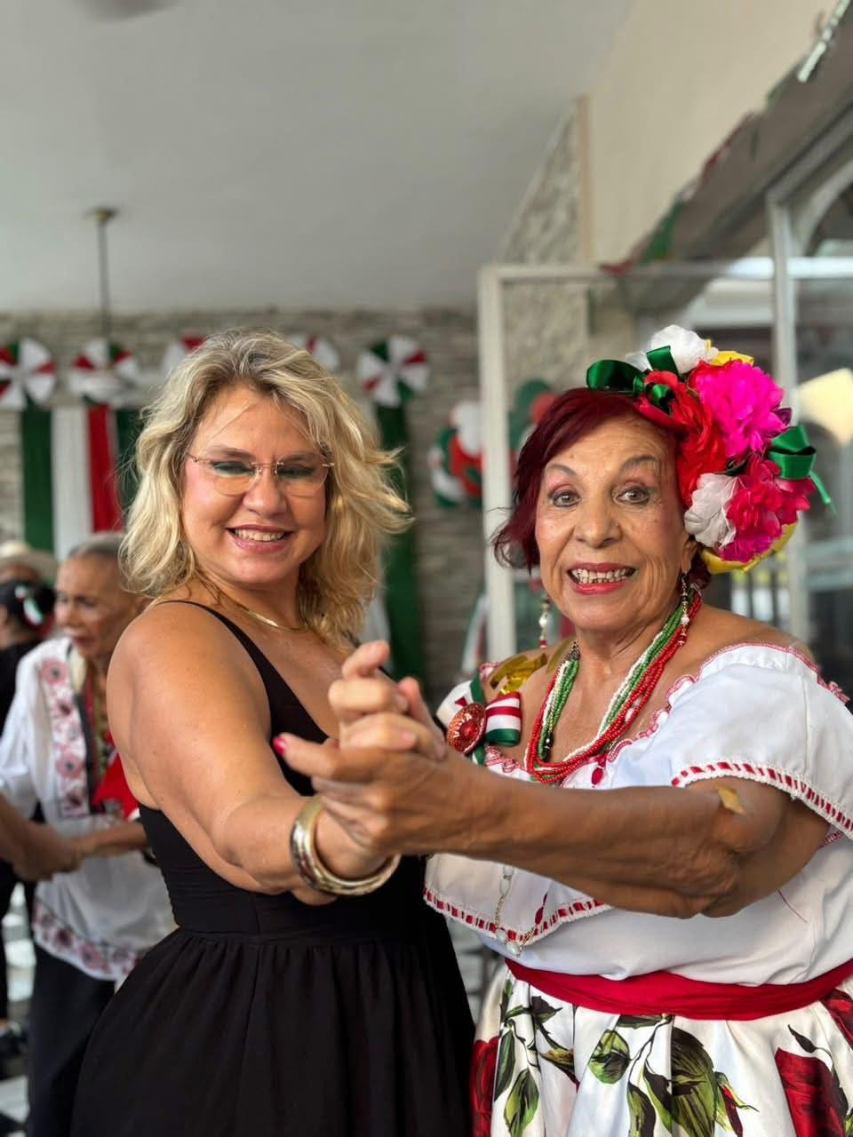 $!Dinora Corona y Olga Flores.