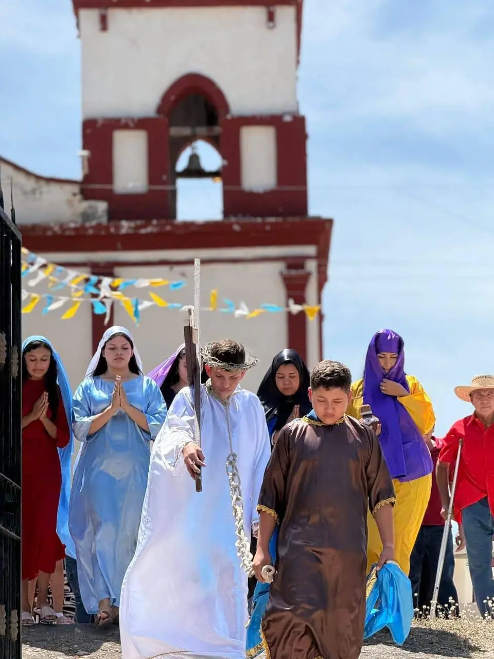$!Jóvenes en Matatán reviven Viacrucis tras dos años de no realizarse