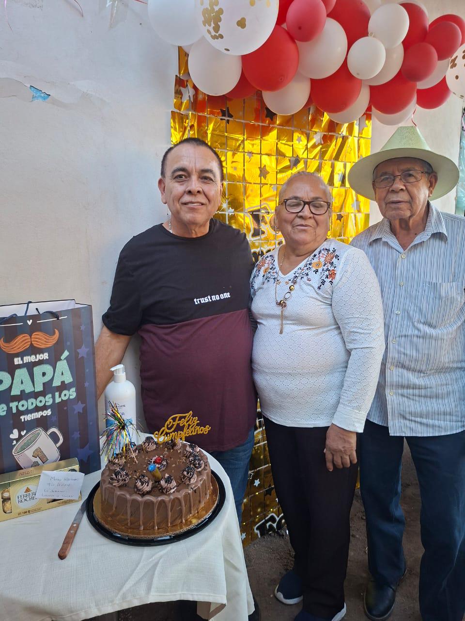 $!Con María Juana López Parra y Erasmo Aguilar Cuadras.