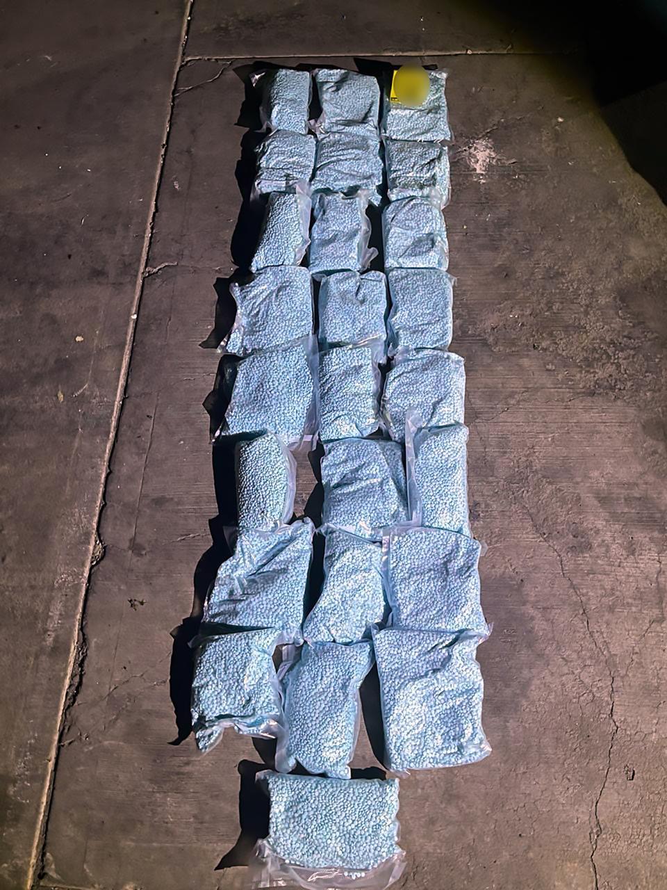 $!Aseguran 1.2 millones de pastillas de fentanilo en panales de abeja al norte de Culiacán