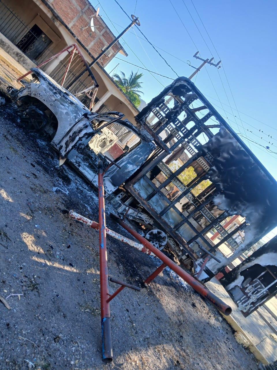 $!Familiares reportan desaparición de conductor tras encontrar unidad siniestrada en Matatán, en Rosario