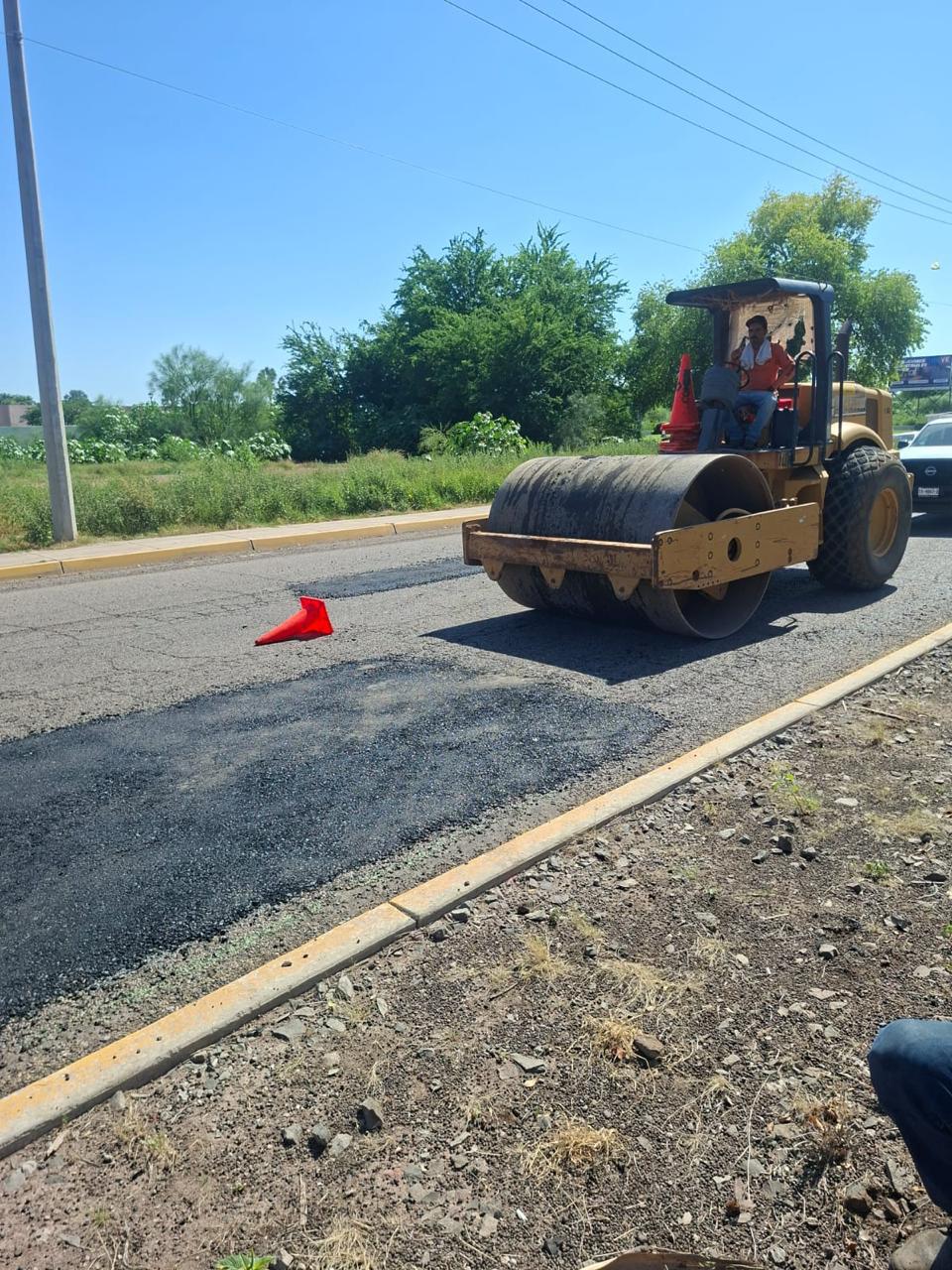 $!Ahome refuerza programa de bacheo en Los Mochis, incrementando la cobertura diaria