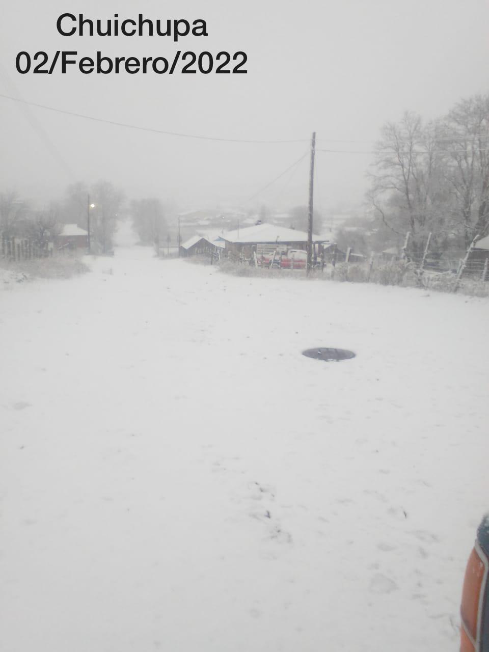 $!Cae nieve entre los límites con Durango; en Sinaloa, solo llovizna