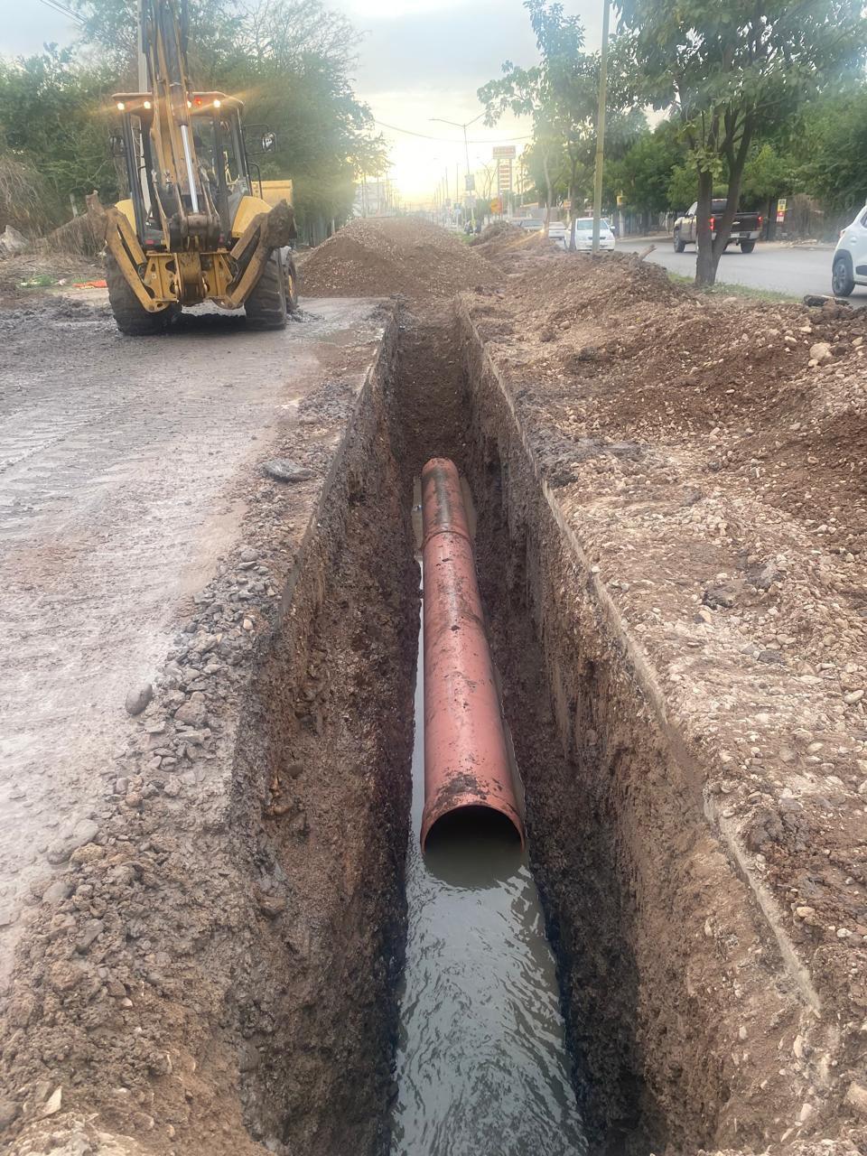 $!Revienta una tubería de 24 pulgadas en el sector sur poniente de Culiacán; prevén restablecer el servicio el martes