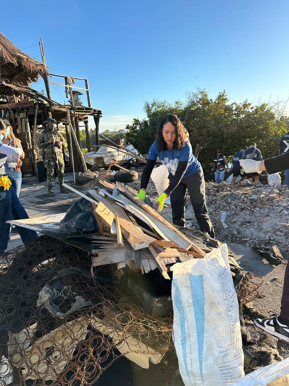 $!Retiran 8.5 toneladas de residuos en jornada de limpieza de manglares en Mazatlán