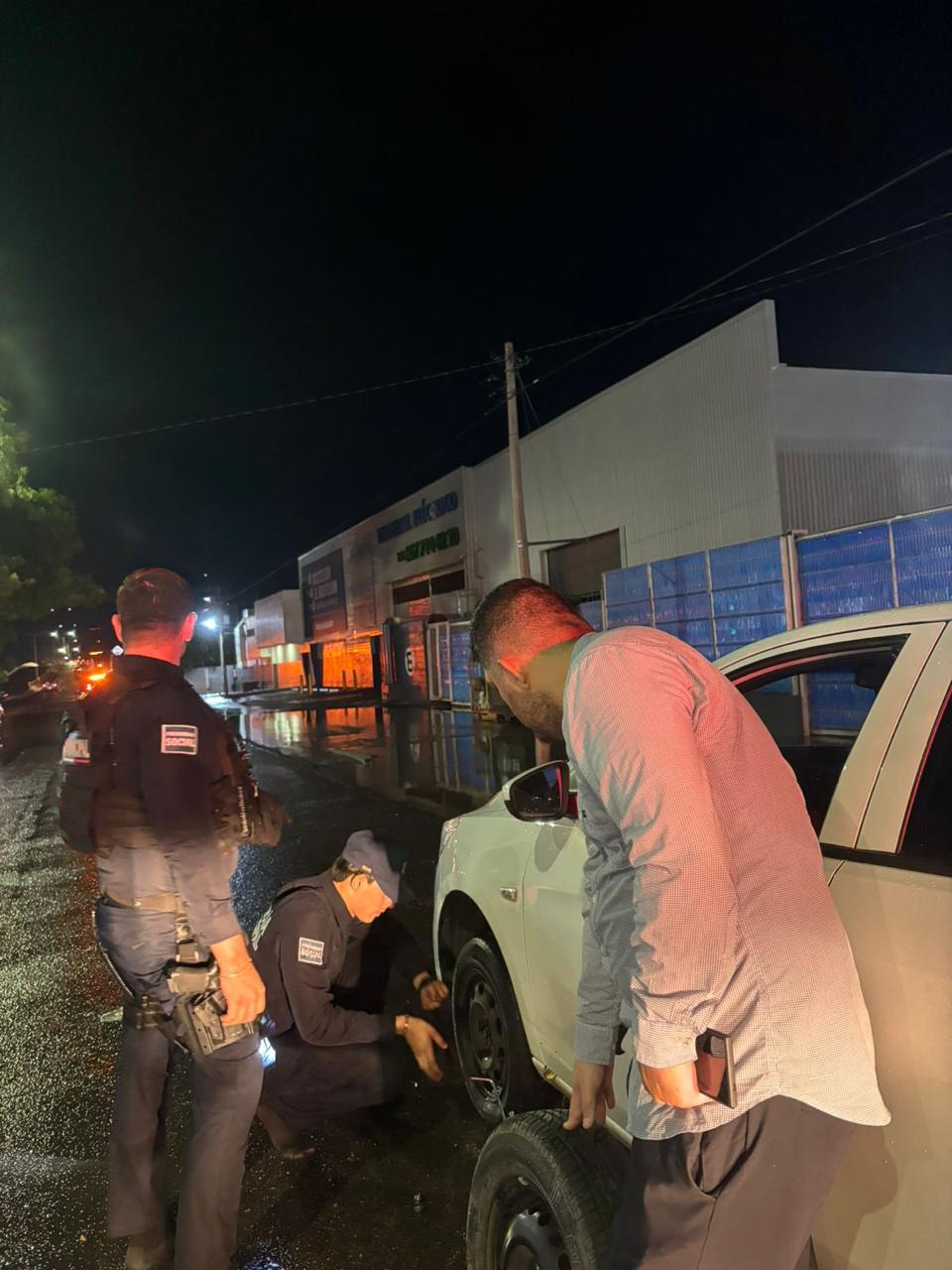 $!Inundaciones colapsan vialidades en Culiacán; SSPyTM activa operativo de auxilio