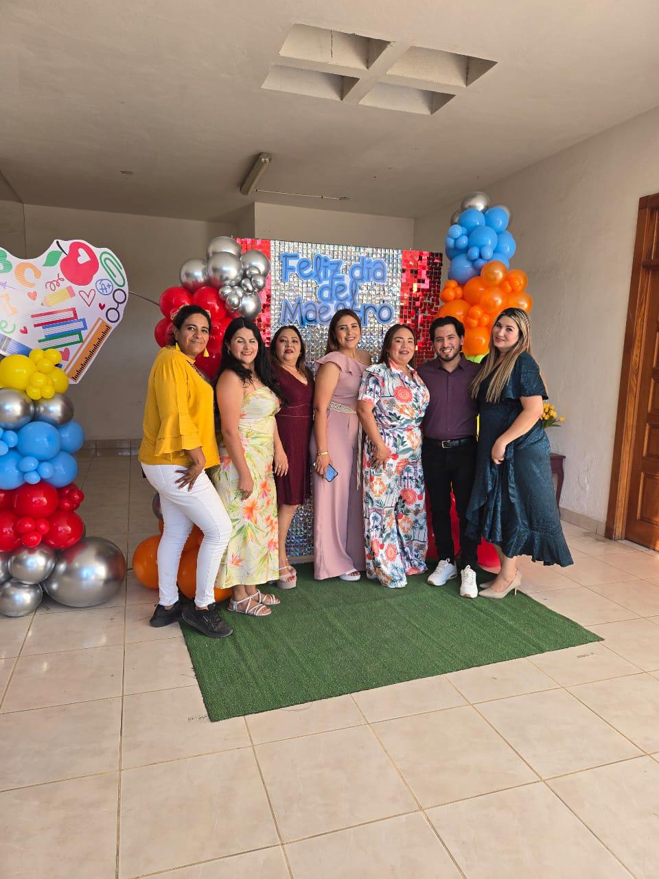 $!Maestros viven su tradicional festejo en Rosario