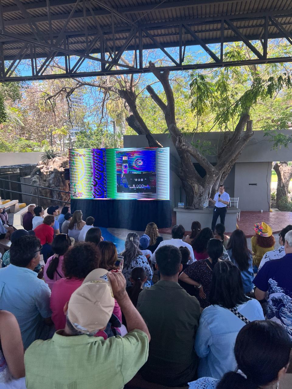$!Abre Gran Acuario Mazatlán sus puertas a más de 7 mil exploradores para el Eclipse Total de Sol