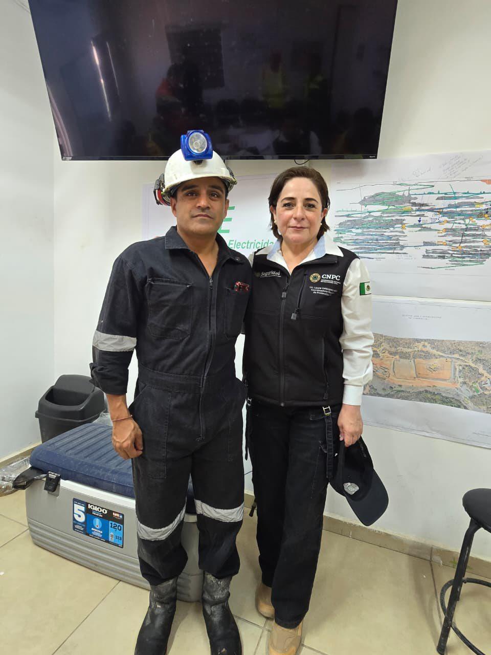 $!Distinguen a minero Raúl Osorio como miembro honorífico de Protección Civil Nacional por trabajos de rescate