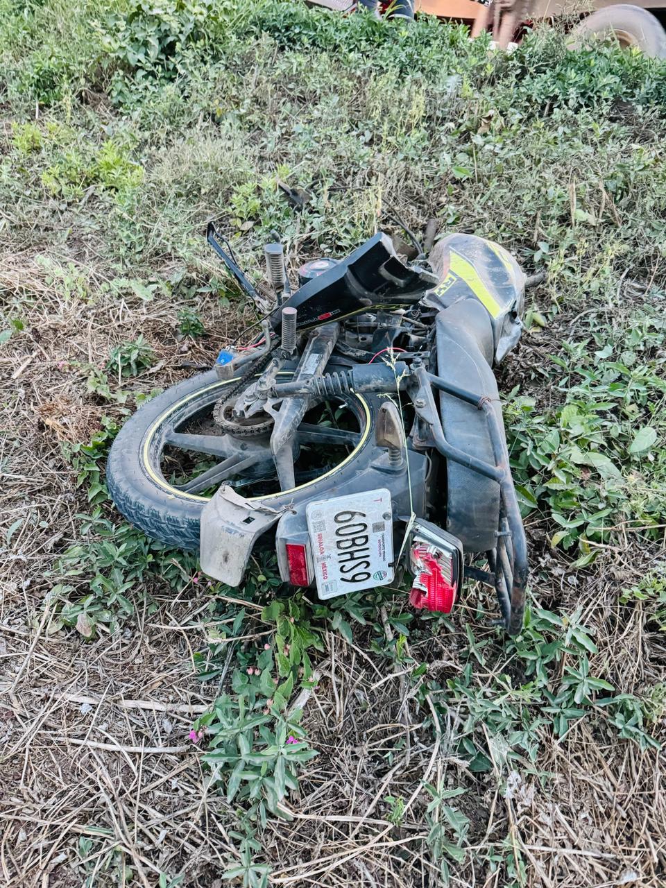 $!Muere motociclista tras impactarse de frente contra camioneta en Mazatlán