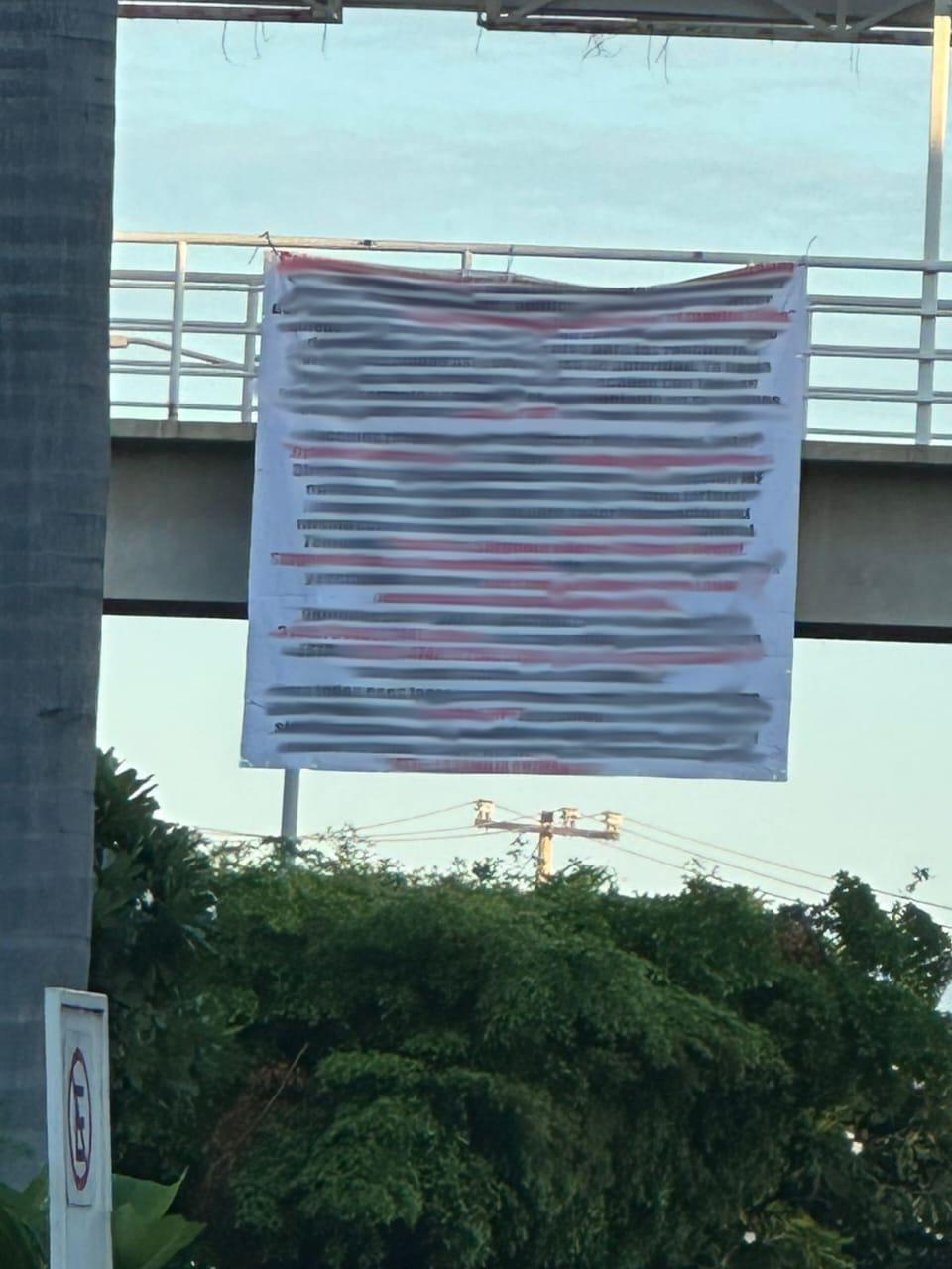 $!Colocan mantas con mensajes en diferentes puntos de Culiacán