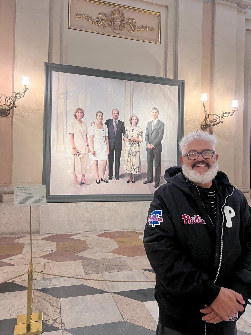 $!El cuadro de “La familia de Juan Carlos I”, es captado en esta foto que se tomó Casimiro Zamudio en España.