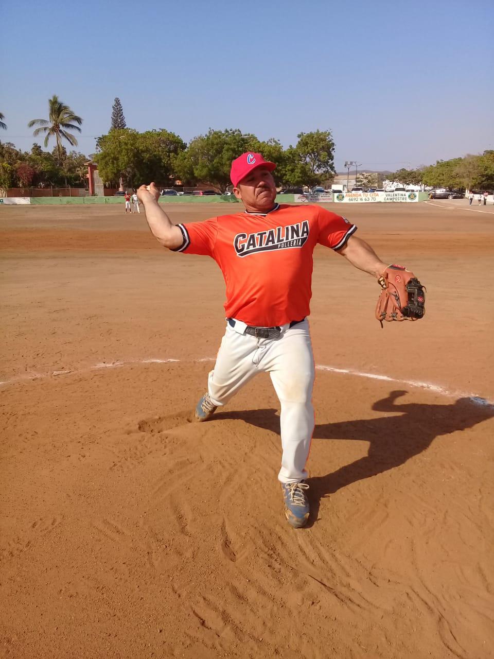 $!Homenajean a Ayala Almeida en 50 aniversario de Liga Burócrata