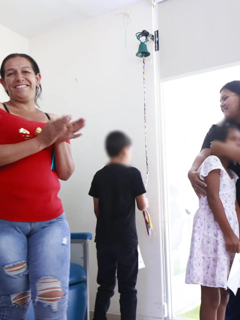 $!Tres niños tocan la campana al vencer el cáncer en el IMSS Sinaloa