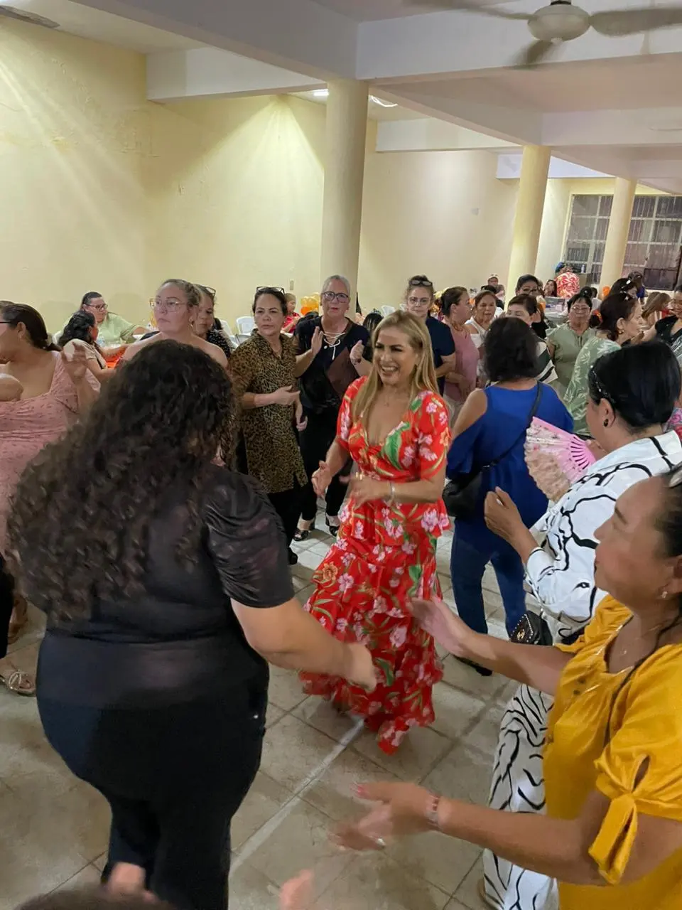$!Celebra My-Lai Quintero a más de 180 madres de Mazatlán y comunidades