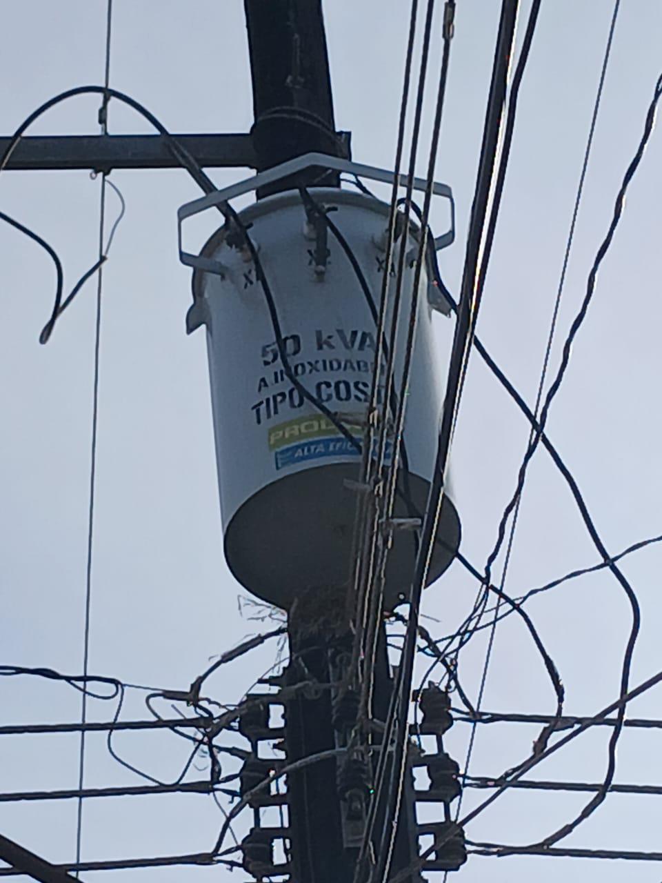 $!Denuncian 25 días de apagones y variaciones de voltaje en Isla del Bosque, Escuinapa