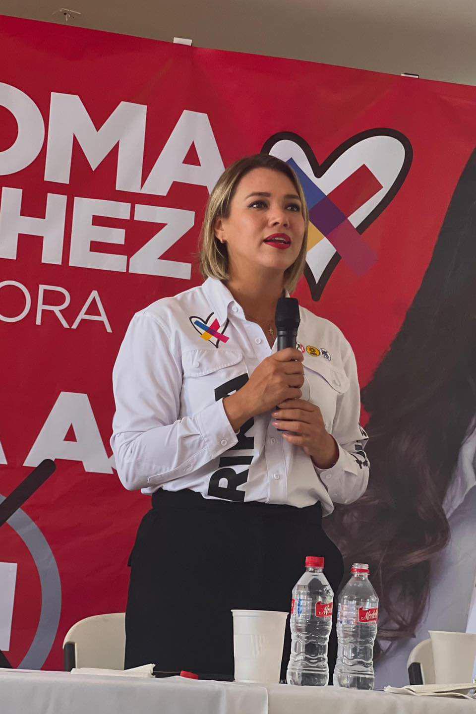 $!Promete Erika Sánchez replantear el esquema de recolección de basura