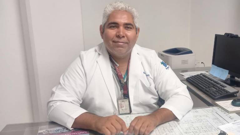 El médico Daniel Uribe Peraza pide tener más cuidado con niños y adultos mayores.