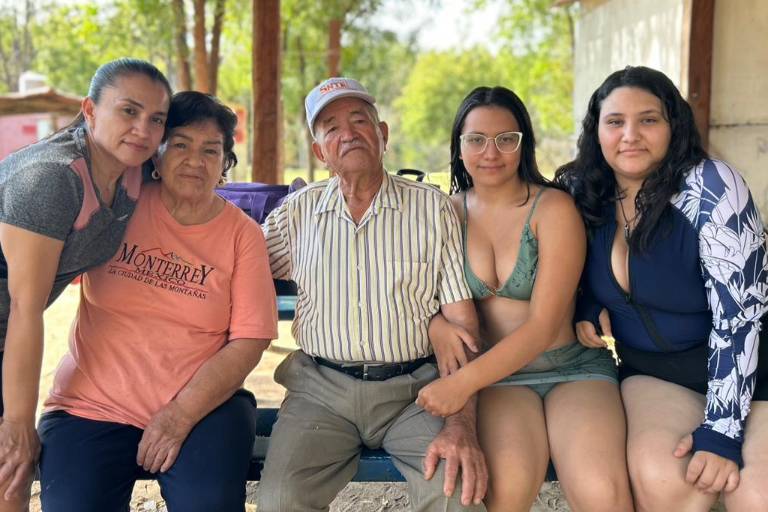 Disfrutan familias de últimos días vacacionales en Imala