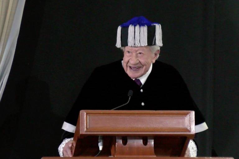 Recibe Ignacio López Tarso Doctorado Honoris Causa en Artes y Humanidades