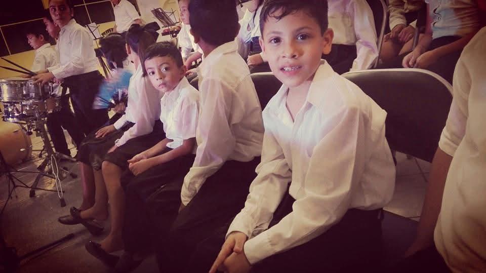 $!Jesús Carlos y su viaje de 12 años como alumno fundador de la Orquesta Sinfónica Infantil y Juvenil Raíces de Plata de El Rosario