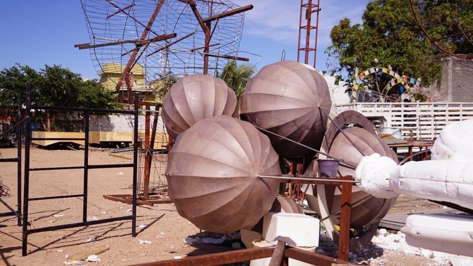 $!Alistan los carros alegóricos y monigotes aún sin confirmar el Carnaval de Mazatlán