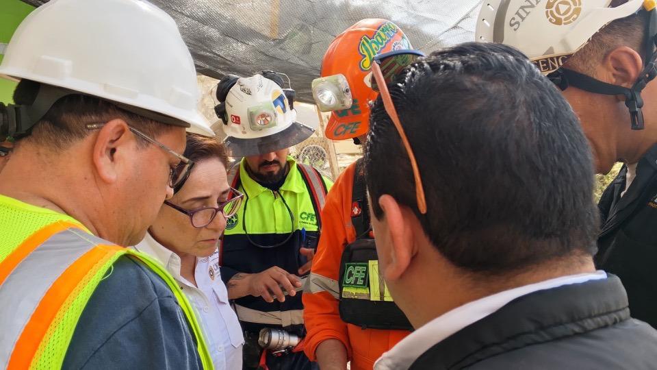 $!Personal de la Coordinación Nacional de Protección Civil recorre el interior de la mina en Rosario