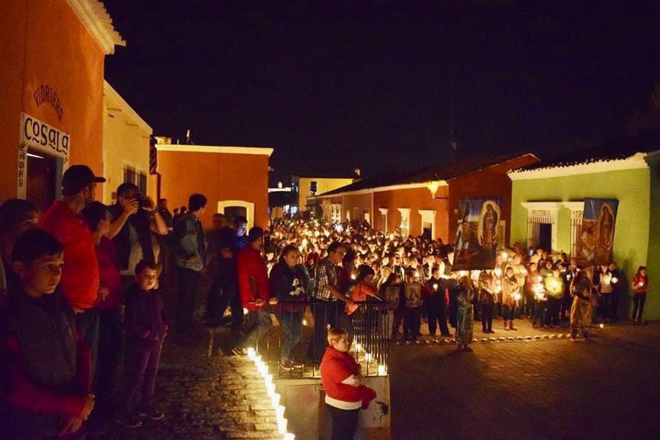 $!Decoran con luces y artesanías el Centro Histórico de Cosalá
